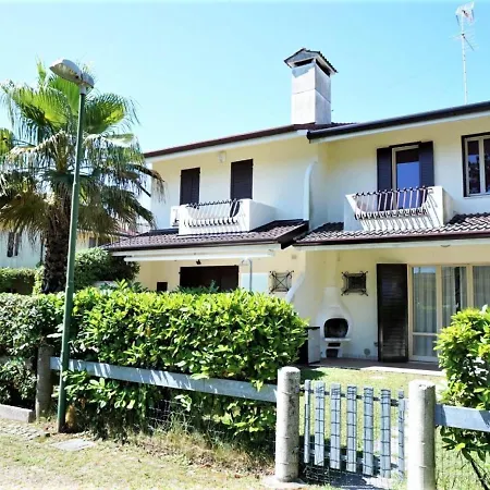 Charming In With Private Garden *
