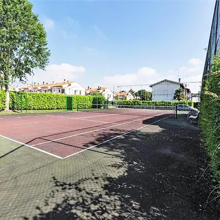 Villa Charming In With Private Garden Porto Santa Margherita di Caorle