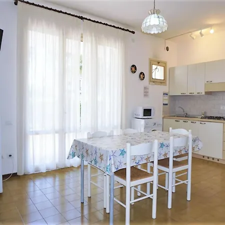 Charming In With Private Garden Porto Santa Margherita di Caorle