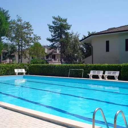 Villa Charming In With Private Garden