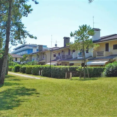 Charming In With Private Garden Villa Porto Santa Margherita di Caorle
