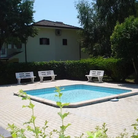 Charming In With Private Garden *
